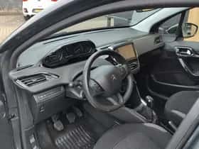 Peugeot 208 (2016) thumbnail 6