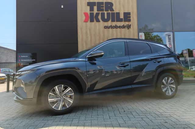 Hyundai Tucson (2021) thumbnail 3
