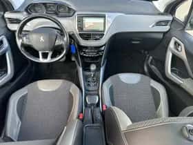 Peugeot 2008 (2016) thumbnail 11