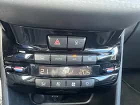 Peugeot 2008 (2016) thumbnail 16