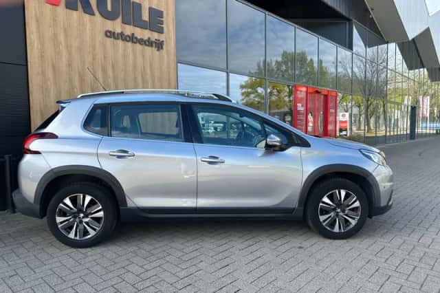 Peugeot 2008 (2016) thumbnail 6