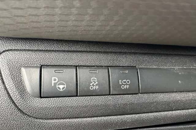 Peugeot 2008 (2016) thumbnail 10