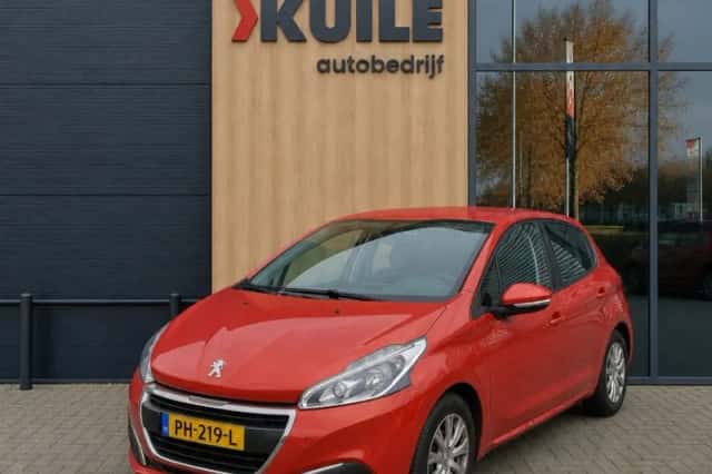 Peugeot 208 (2017) thumbnail 1