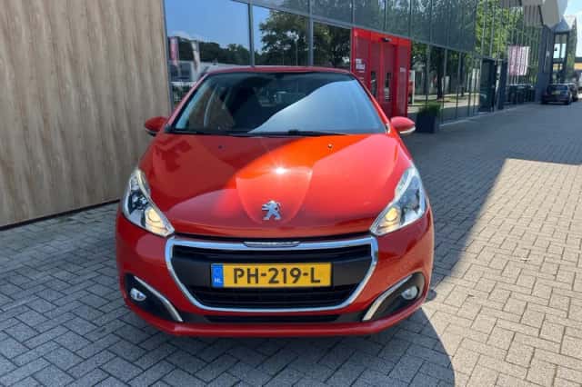 Peugeot 208 (2017) thumbnail 2