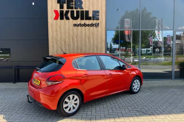 Peugeot 208 (2017) thumbnail 5
