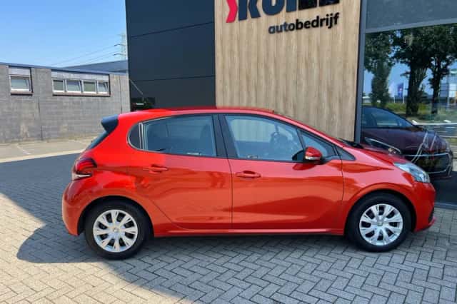 Peugeot 208 (2017) thumbnail 6