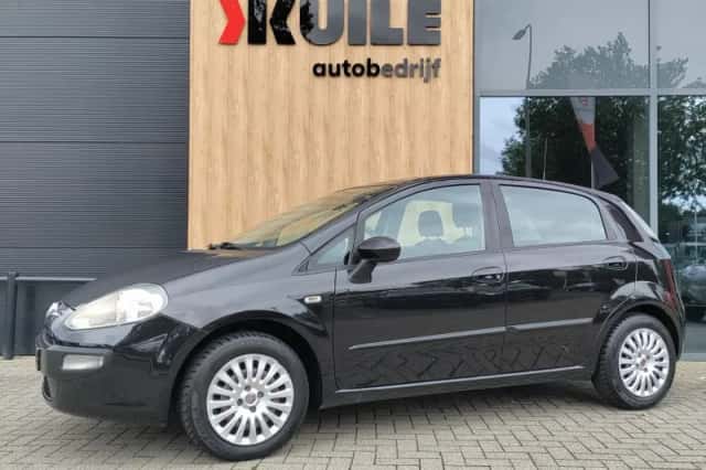 Fiat Punto (2010) thumbnail 1