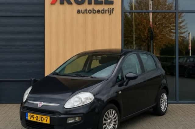 Fiat Punto (2010) thumbnail 4