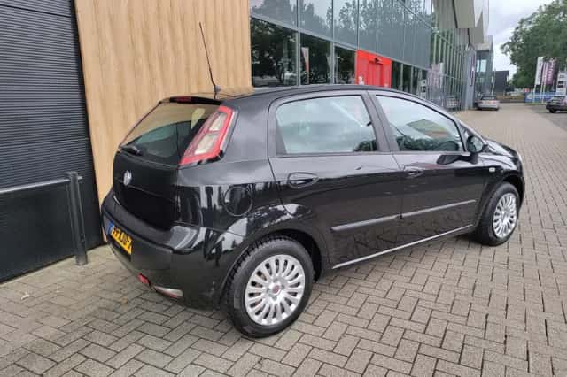 Fiat Punto (2010) thumbnail 5