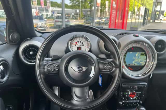MINI Countryman (2012) thumbnail 13
