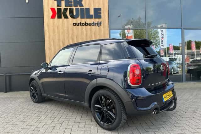 MINI Countryman (2012) thumbnail 3