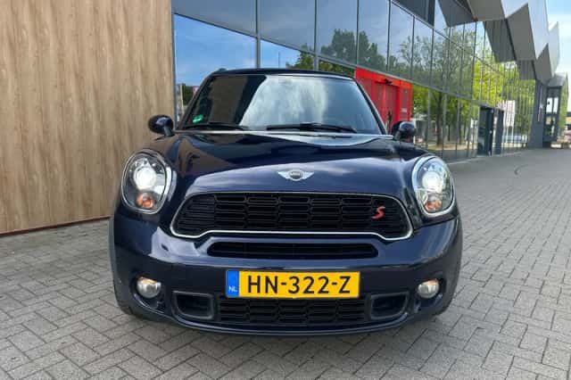 MINI Countryman (2012) thumbnail 8
