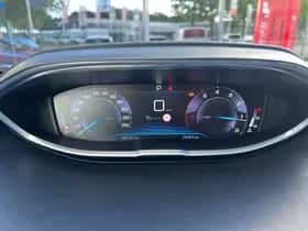 Peugeot 3008 (2017) thumbnail 15