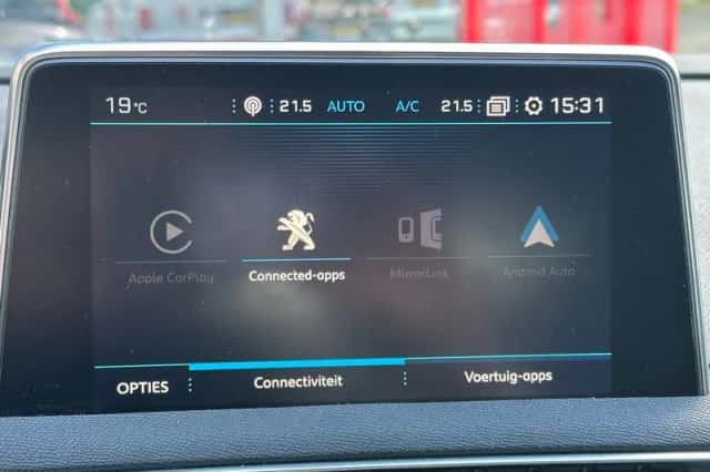 Peugeot 3008 (2017) thumbnail 18