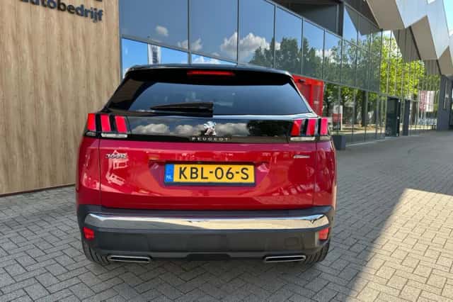 Peugeot 3008 (2017) thumbnail 4