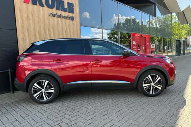 Peugeot 3008 (2017) thumbnail 6