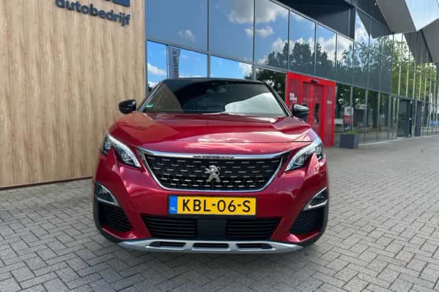 Peugeot 3008 (2017) thumbnail 8
