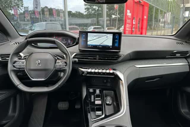 Peugeot 5008 (2023) thumbnail 11