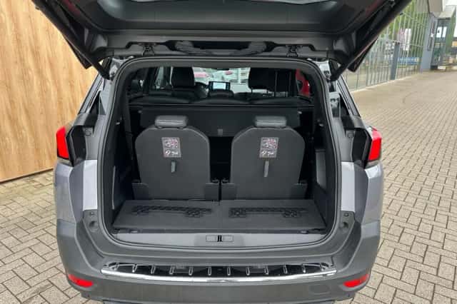 Peugeot 5008 (2023) thumbnail 6