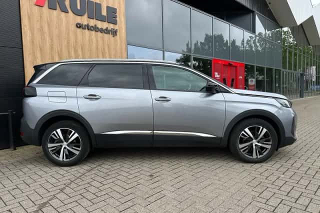 Peugeot 5008 (2023) thumbnail 6