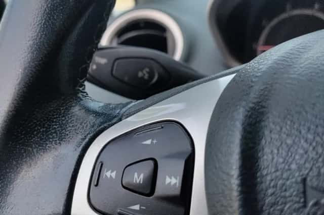 Ford Fiesta (2010) thumbnail 14
