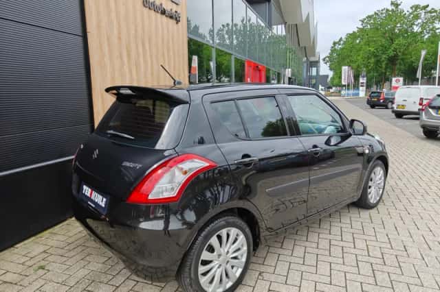 Suzuki Swift (2013) thumbnail 5