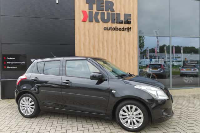 Suzuki Swift (2013) thumbnail 6