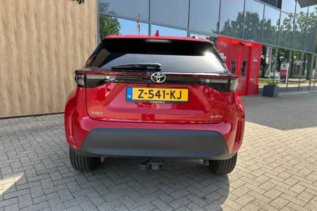 Toyota Yaris Cross (2024) thumbnail 4