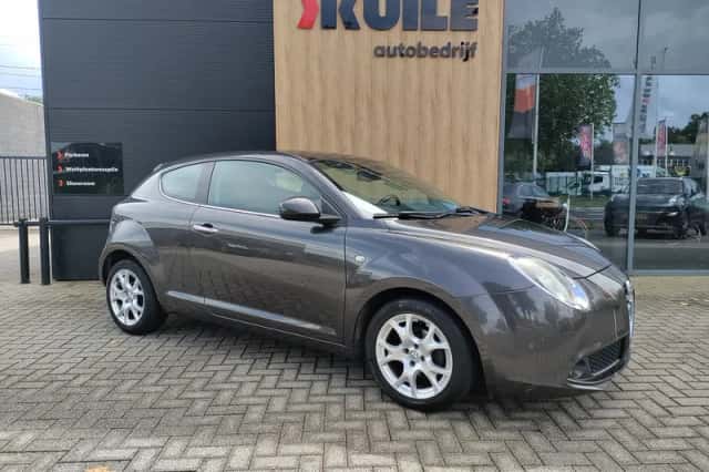 Alfa Romeo Mito (2013) thumbnail 2