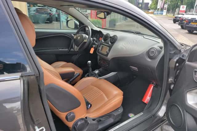 Alfa Romeo Mito (2013) thumbnail 11