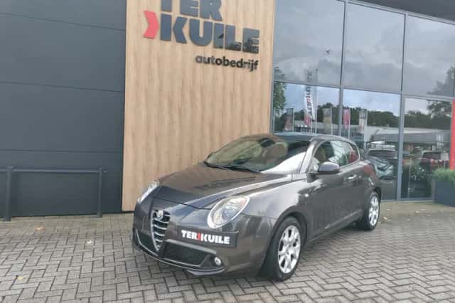 Alfa Romeo Mito (2013) thumbnail 3