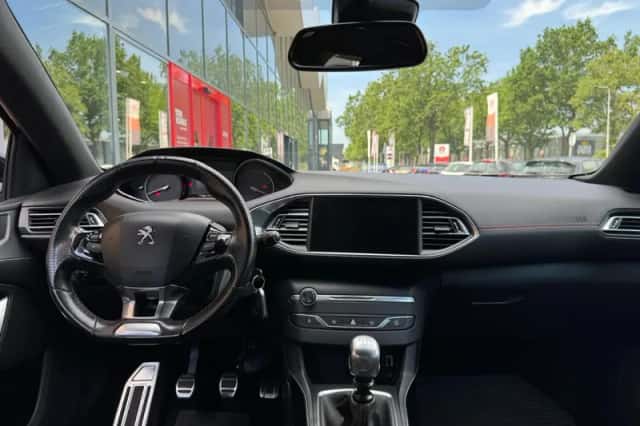 Peugeot 308 (2017) thumbnail 6