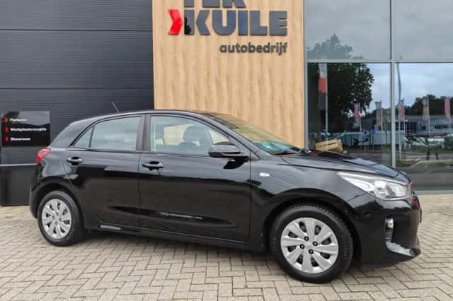 Kia Rio (2018) thumbnail 5