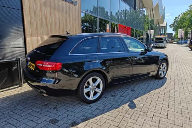 Audi A4 (2013) thumbnail 5