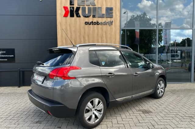 Peugeot 2008 (2015) thumbnail 2