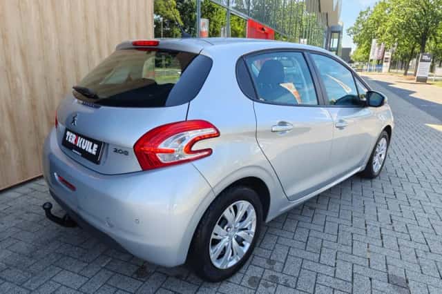 Peugeot 208 (2013) thumbnail 3