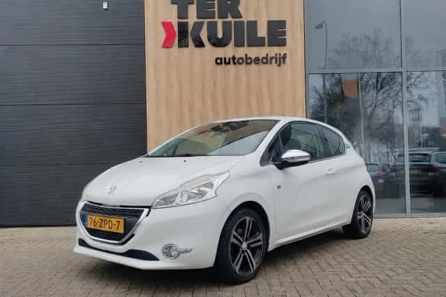 Peugeot 208 (2013) thumbnail 1