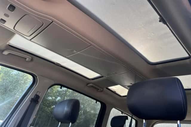 Ford Galaxy (2012) thumbnail 3