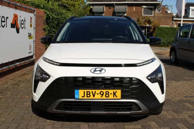 Hyundai BAYON (2022) thumbnail 2
