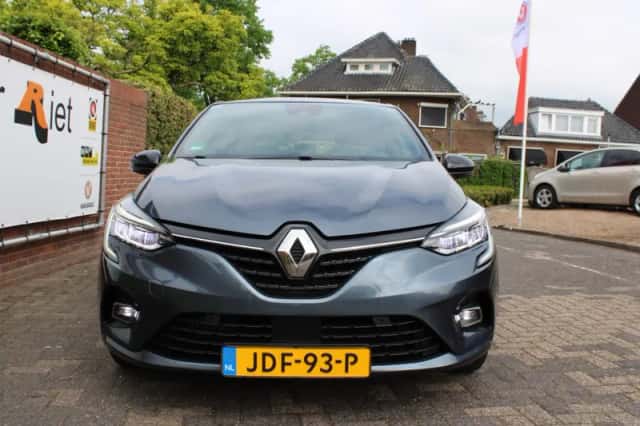 Renault Clio (2019) thumbnail 2