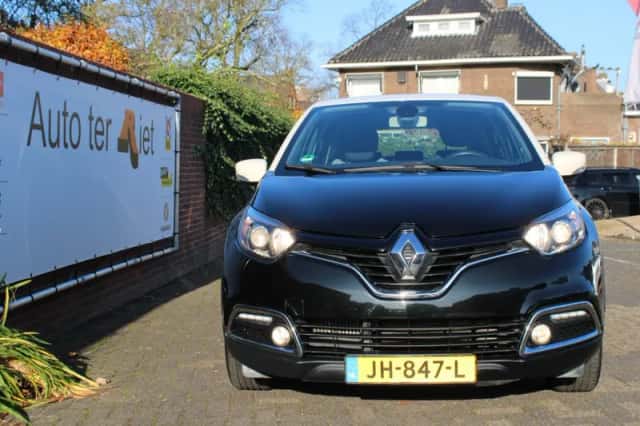 Renault Captur (2015) thumbnail 2