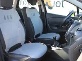 Renault Captur (2015) thumbnail 17