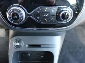 Renault Captur (2015) thumbnail 24