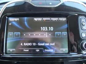 Renault Captur (2015) thumbnail 28