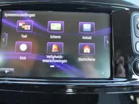 Renault Captur (2015) thumbnail 31