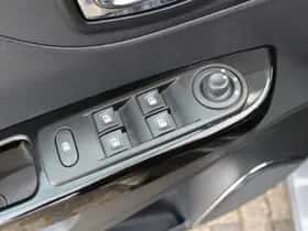 Renault Captur (2015) thumbnail 22