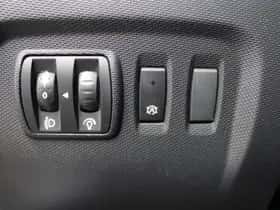 Renault Captur (2015) thumbnail 24