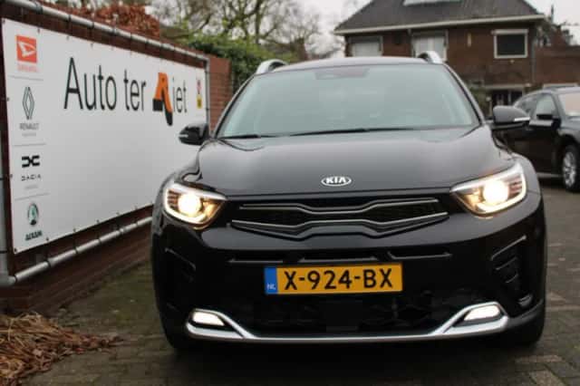Kia Stonic (2021) thumbnail 2