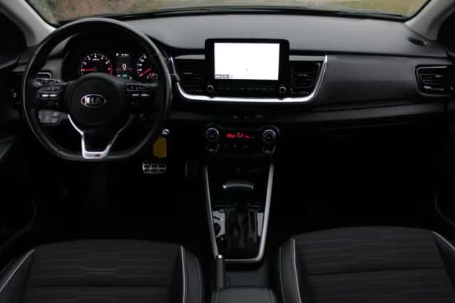 Kia Stonic (2021) thumbnail 5