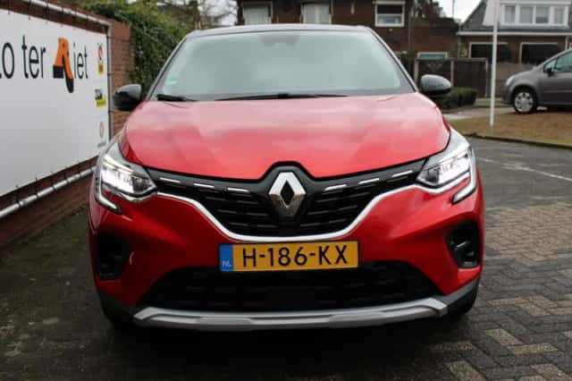 Renault Captur (2020) thumbnail 2